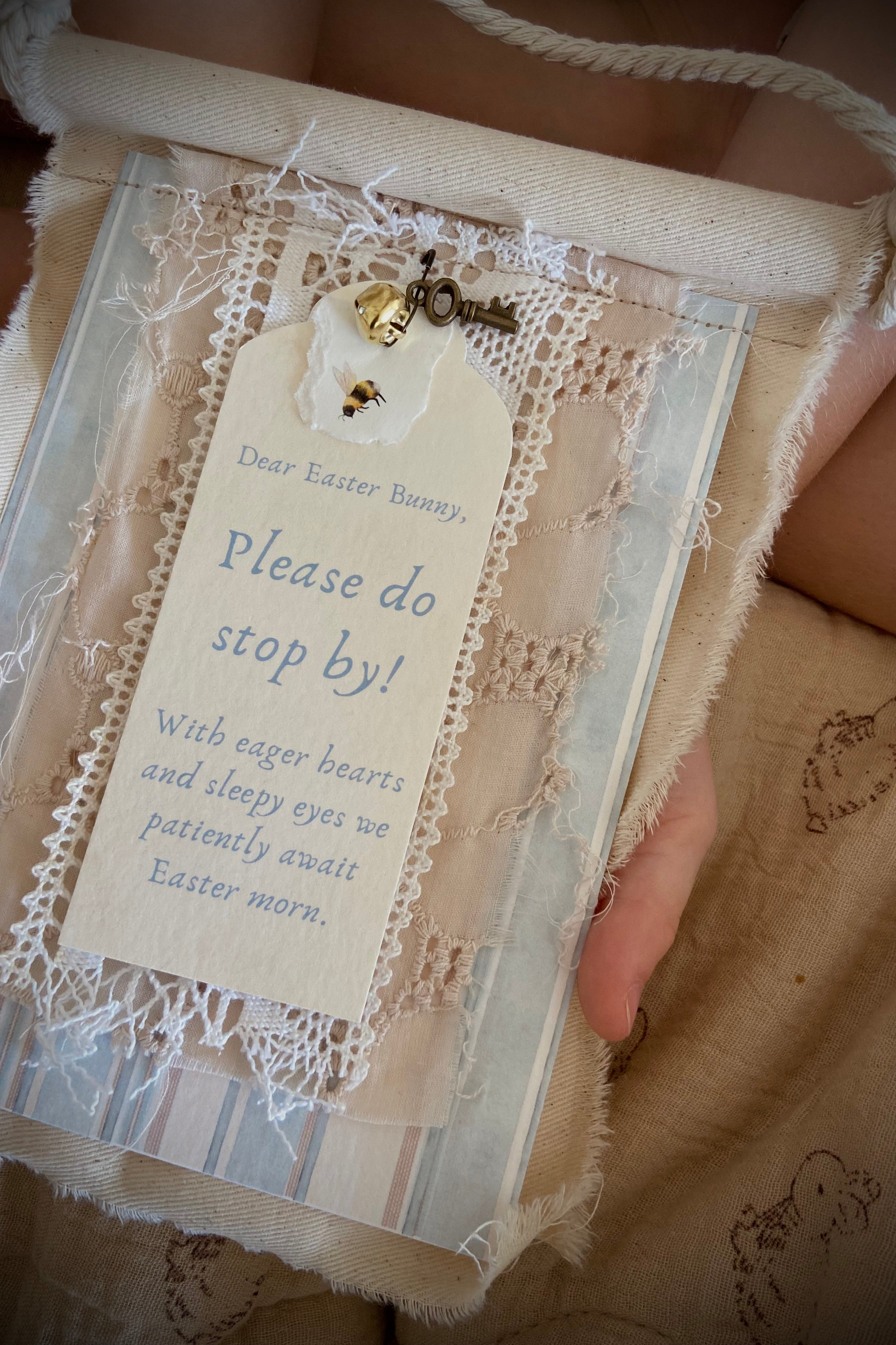 Layered Hanger | Custom Colours, Tags & Themes
