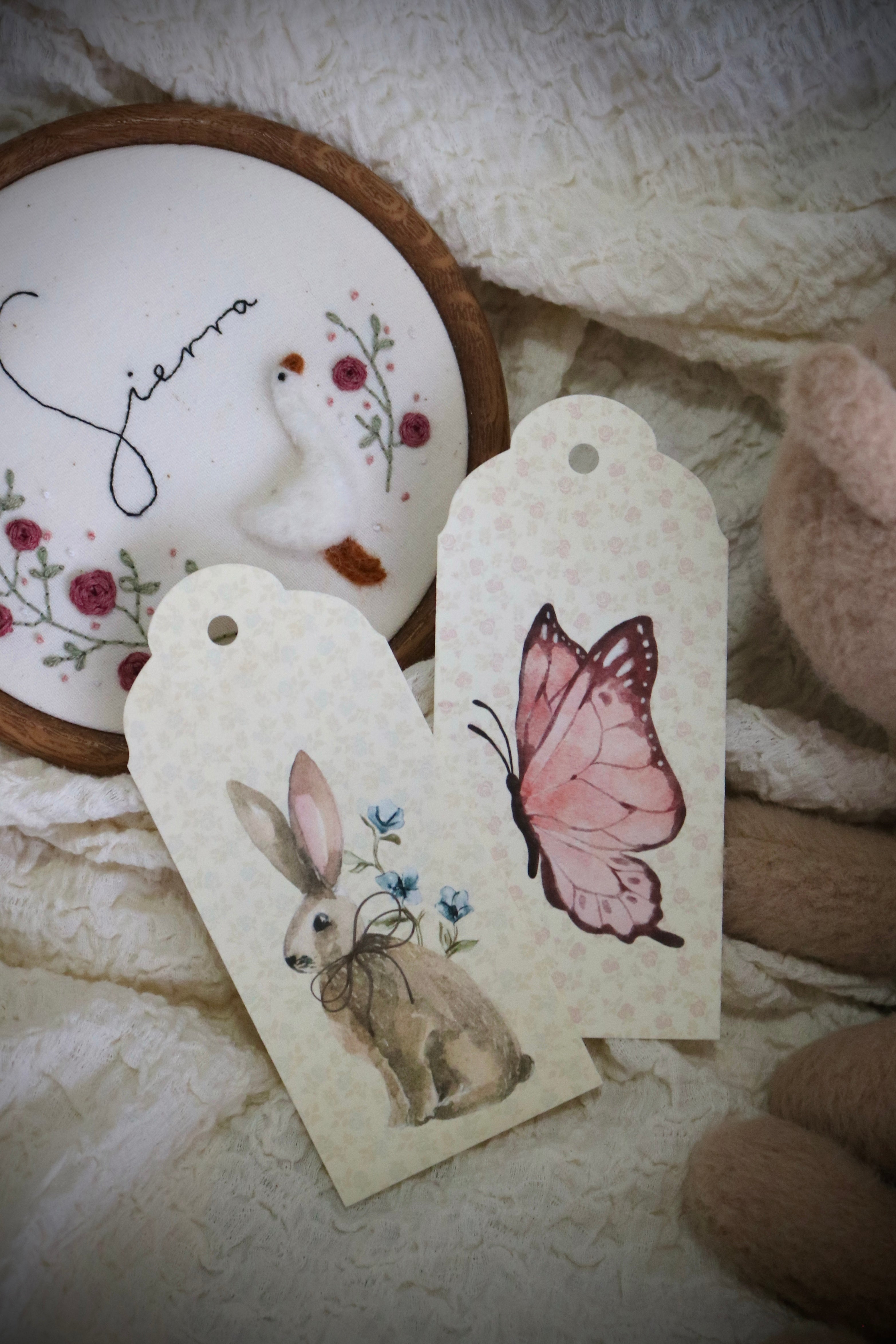 Layered Hanger | Custom Colours, Tags & Themes