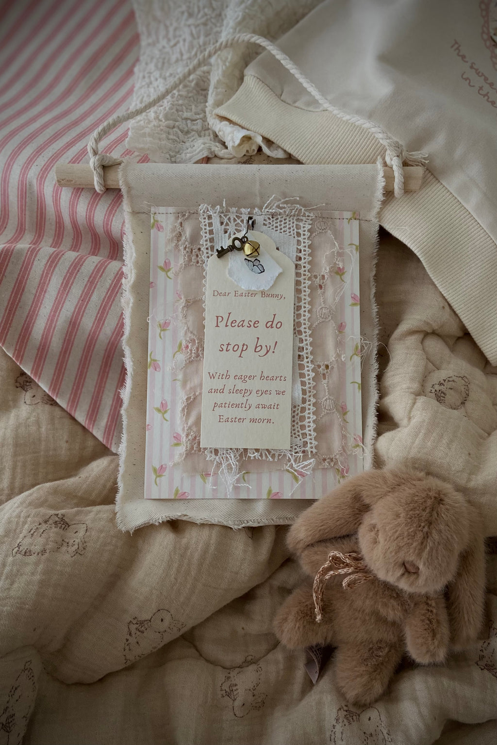 Layered Hanger | Custom Colours, Tags & Themes