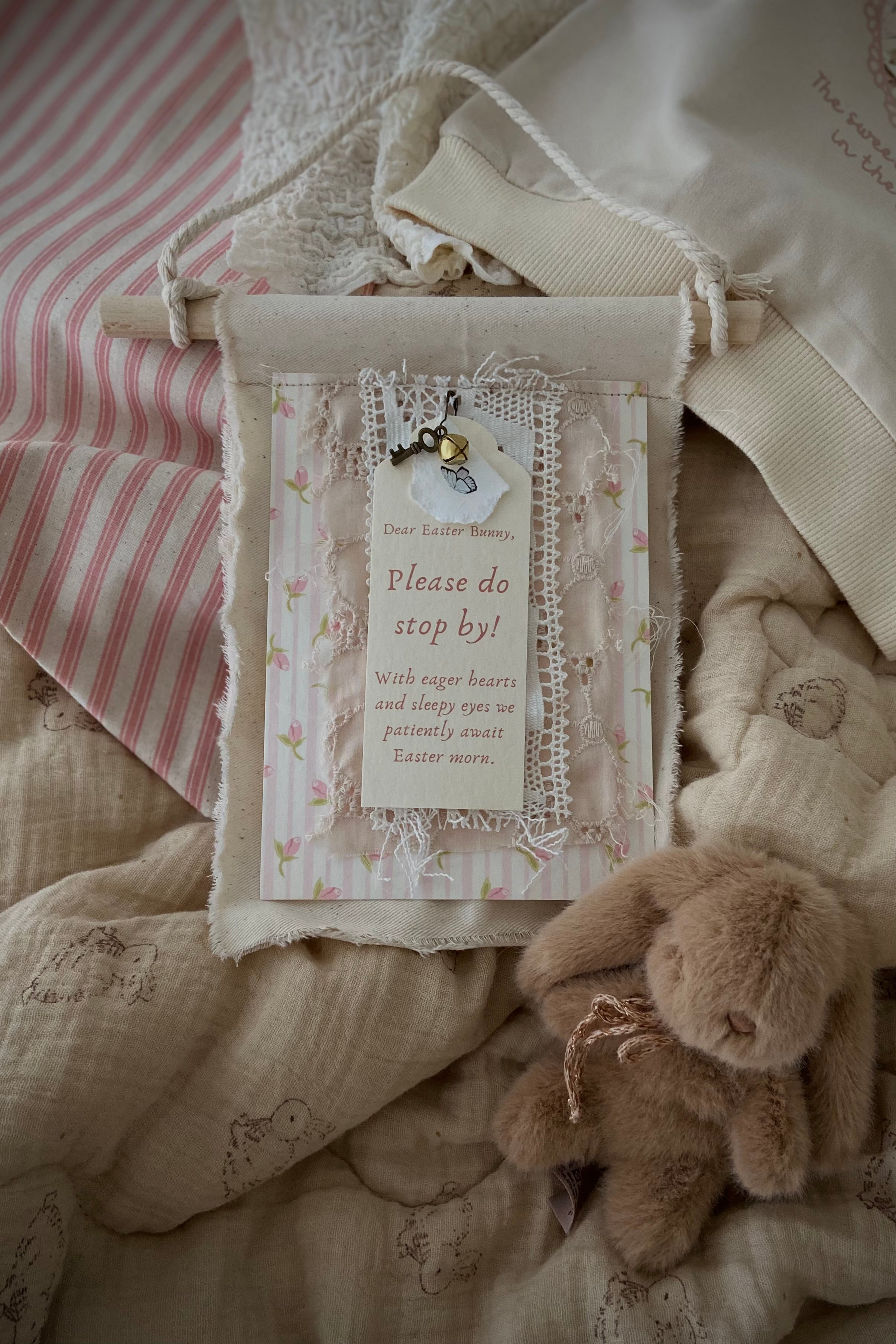 Layered Hanger | Custom Colours, Tags & Themes