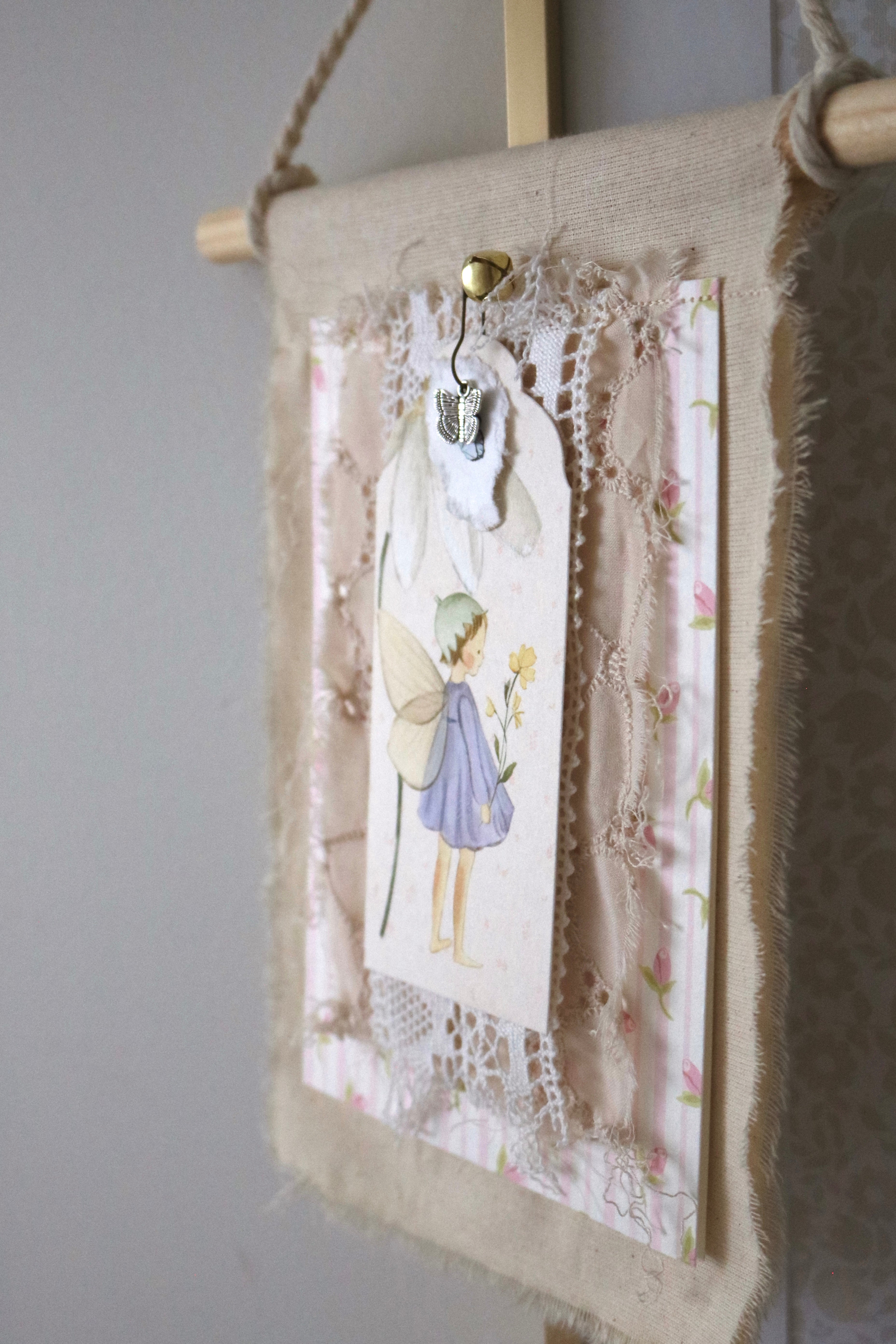 Layered Hanger | Custom Colours, Tags & Themes