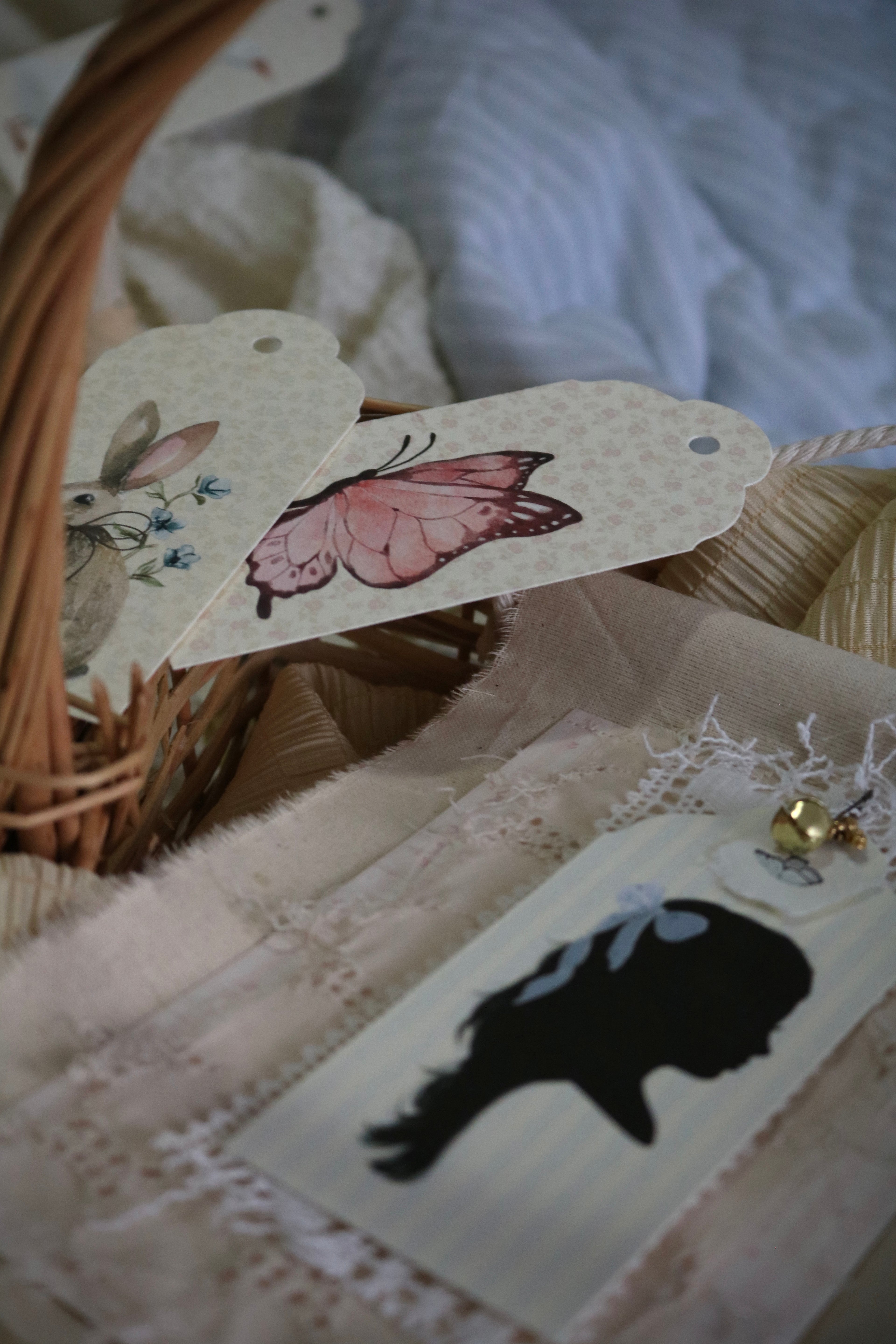 Layered Hanger | Custom Colours, Tags & Themes