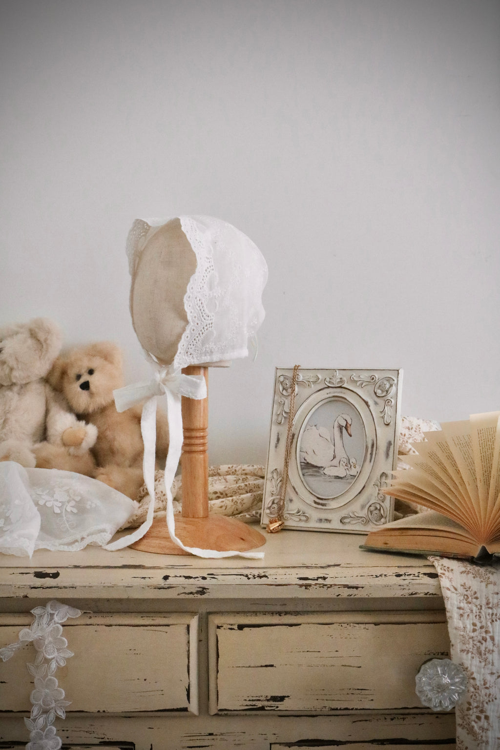 Embroidered Cotton Bonnet